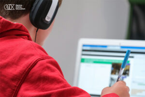 مواقع وتطبيقات مجانية باللغة الإنجليزية